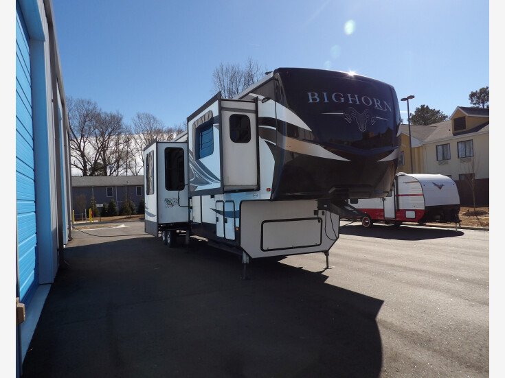 Thumbnail Photo undefined for 2019 Heartland Bighorn
